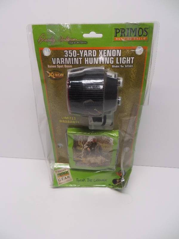 lot 1340 image: Primos 350-Yard Xenon Varmint Hunting Light