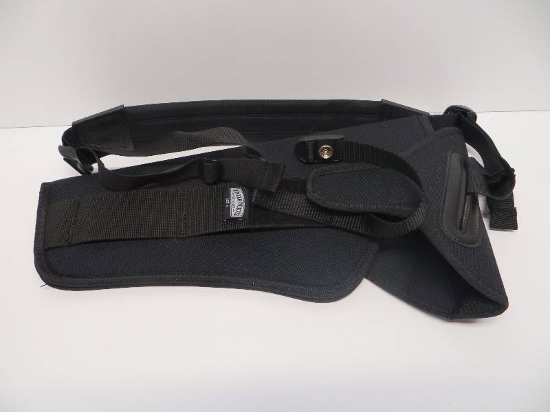 lot 1386 image: Uncle Mike Side Kick Bandolier Holster Size 4