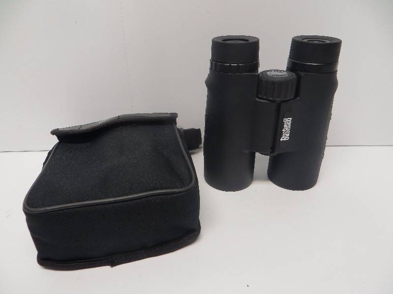 lot 1269 image: Bushnell 10x42 Binoculars Sportsman 305 FOV 1000 YDS