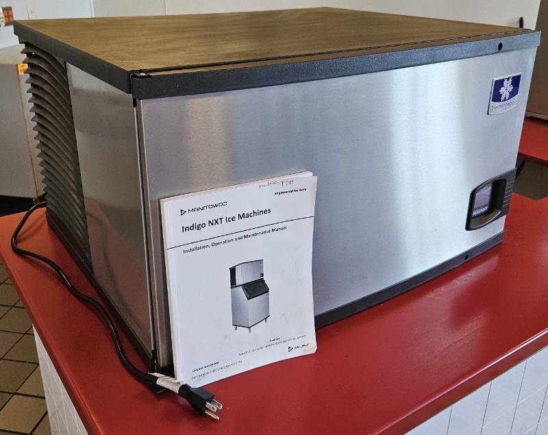 Complete Restaurant Liquidation!!! Steak n Shake In Topeka KS No