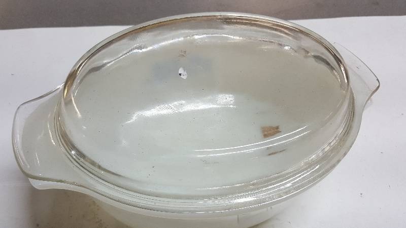 lot 5920 image: Vintage Glass Oval Baking dish. Good Cooking Condition