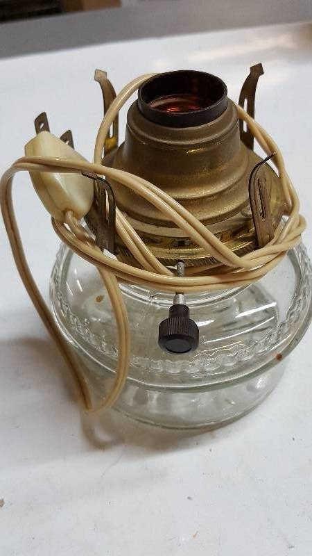 lot 5927 image: Vintage Electric Lamp, with the look of an Oil Lamp. Clear glass