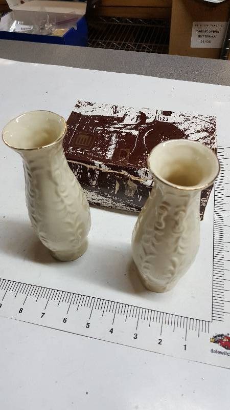 lot 5880 image: 2 White Glass Vases