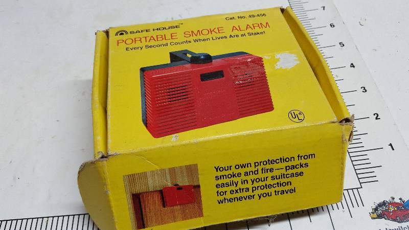 lot 5881 image: Safe House Portable Smoke Alarm. Needs Battery Model # 49-456