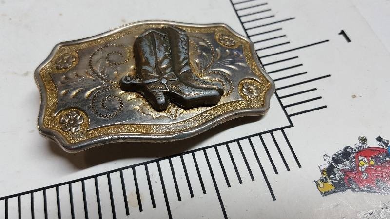 lot 5899 image: Vintage Cowboy Boot Belt Buckle Silver and Gold