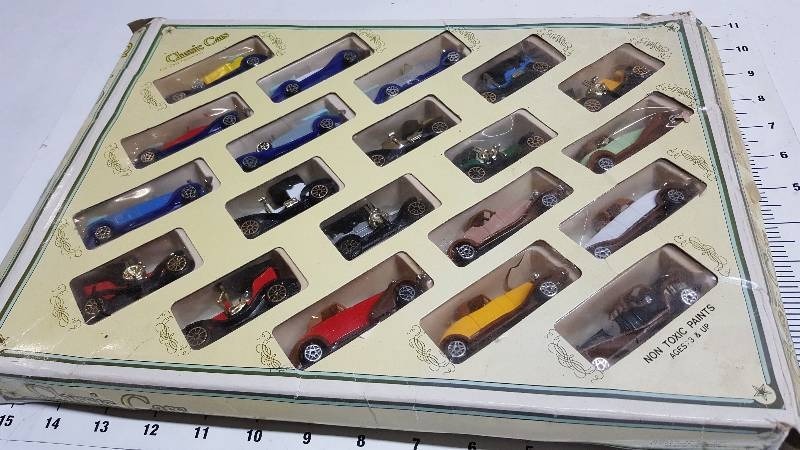 lot 5855 image: 20 Car Classic Car package Doesnt look like they have ever been out or played with