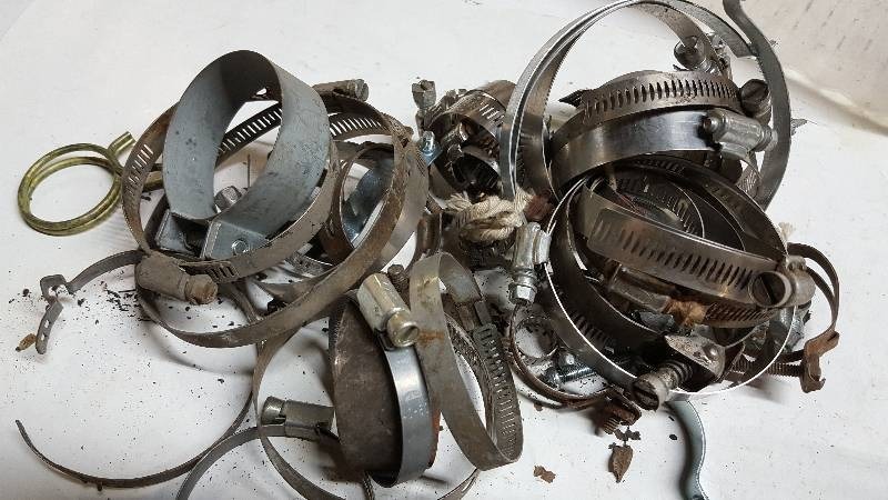 lot 5813 image: Large lot of various size hose clamps