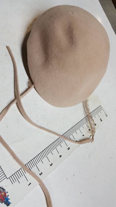 lot 5829 image: Vintage Light pink Mitchells Wilmington wool hat.