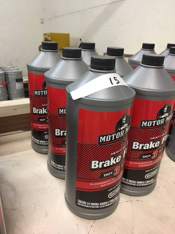 lot 15 image: LOT OF 6 32oz MOTOR MEDIC BRAKE FLUID