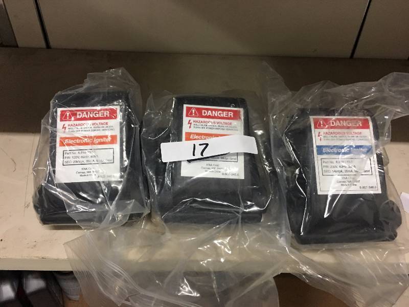 lot 17 image: NEW - LOT OF ELECTRONIC BURNER IGNITERS
