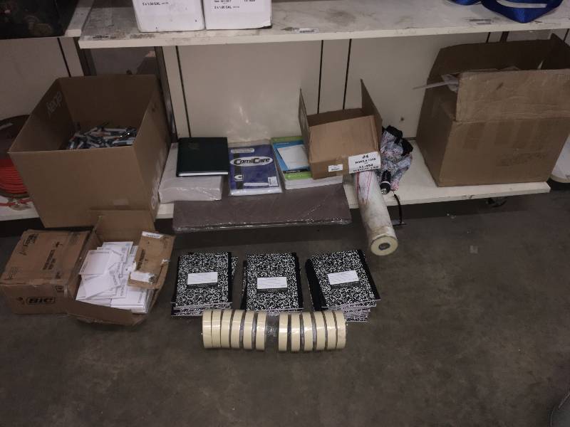 lot 25 image: LARGE LOT OF OFFICE SUPPLIES AND MORE