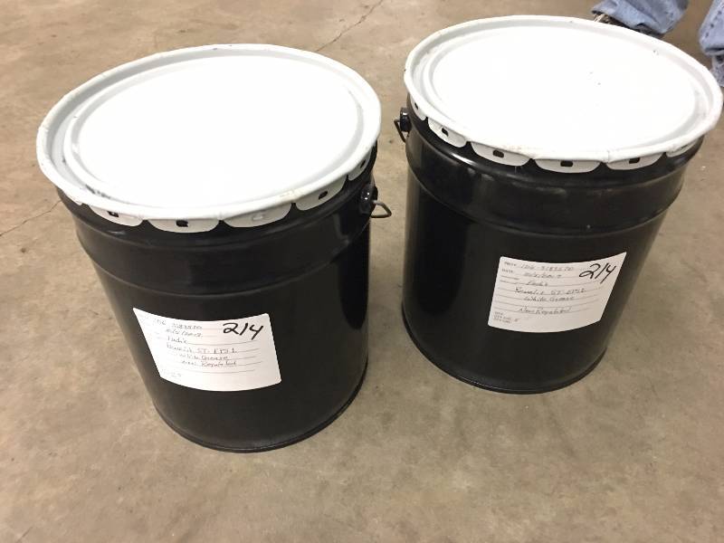 lot 214 image: 2 QTY FUCHS RENOLIT ST-EPS 1 WHITE GREASE