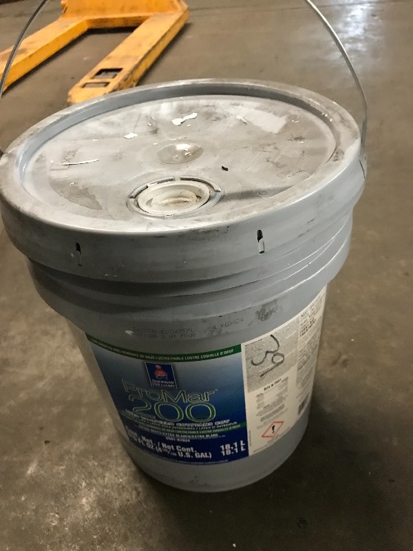 lot 37 image: 5 GAL SHERWIN WILLIAMS PROMAR 200 LATEX PAINT