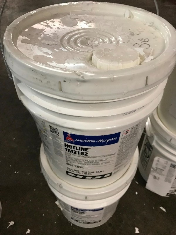 lot 40 image: 10 GAL SHERWIN WILLIAMS HOTLINE TM2152 WHITE FAST DRY WATERBORNE TRAFFIC MARKING PAINT