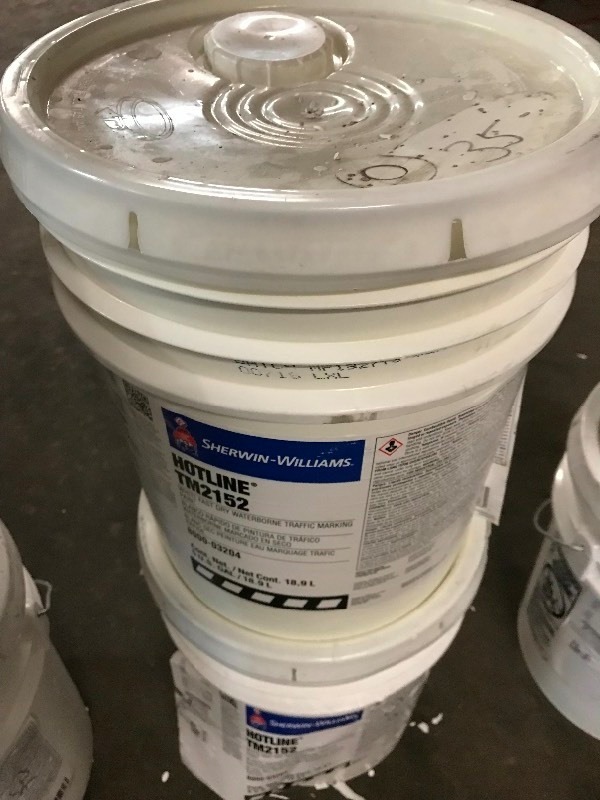 lot 42 image: 10 GAL SHERWIN WILLIAMS HOTLINE TM2152 WHITE FAST DRY WATERBORNE TRAFFIC MARKING PAINT