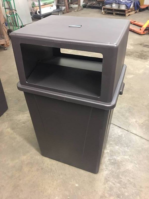 lot 50 image: 2 QTY NEW CARLISLE 56 GALLON COMMERCIAL TRASH CAN INCLUDES LIDS WITH FLAPS