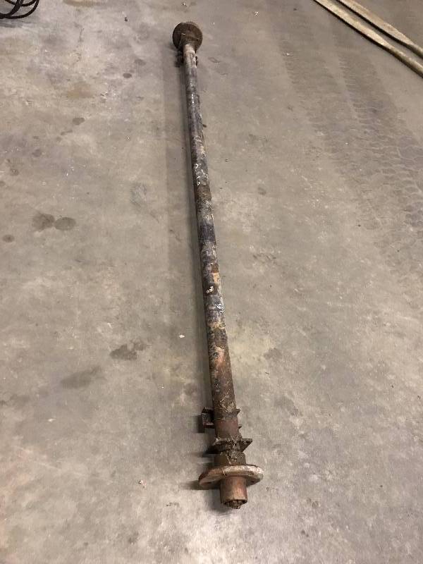 lot 71 image: 80 TRAILER AXLE APPEARS TO BE 3000LB RATED