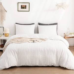 lot 82875 image: WARMDERN White Boho Duvet Cover Set King Size, Striped Textured Duvet Cover Tufted Bedding Set, 3 Pcs Ultra Soft Washed Microfiber Duvet Cover with Zipper Closure (King, White)