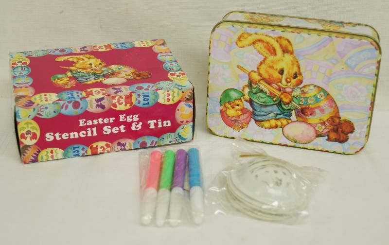 lot 7329 image: Easter Gift Set - Egg decorating kit in collectible tin - NEW