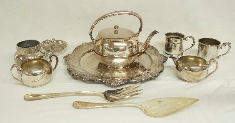 lot 7330 image: Silver Plate Serving Set - HUGE Fork and Server - Pretty Stuff See photos for inscriptions and details Some Academy Silver on copper