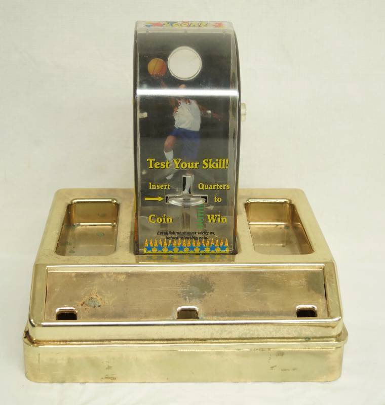 lot 7336 image: Test Your Skill - Quarter Shot Basketball Game on a swivel base Neat