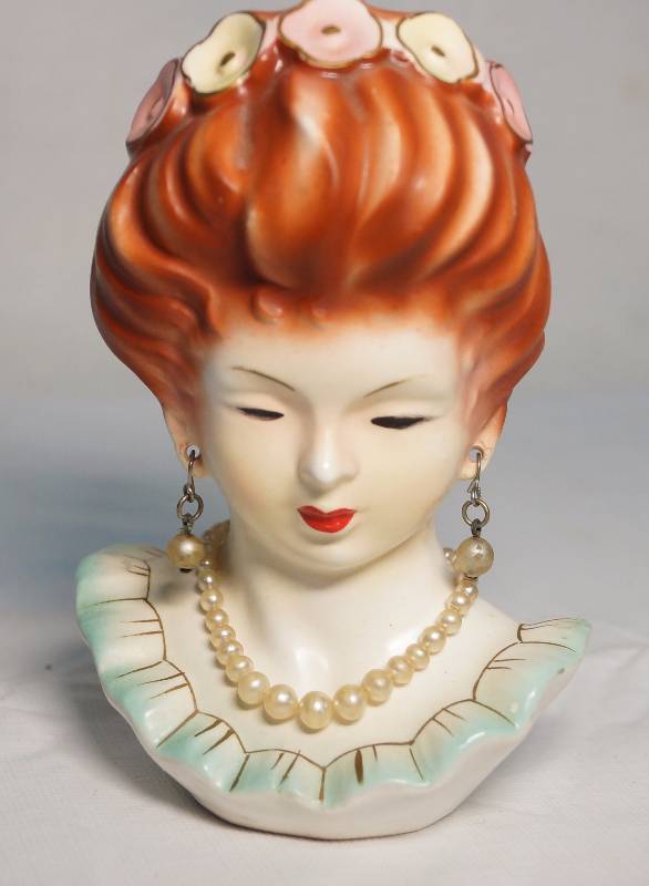 lot 7313 image: Beautiful Lady Head Vase - Pearl Necklace and Earrings - No Markings - Beautifully painted - See Photos - 4-12