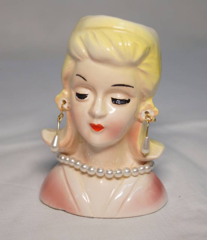 lot 7318 image: Pretty Blonde Lady Head Vase - No markings - Necklace and Earrings