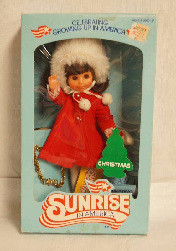 lot 2041 image: Sunrise in America Christmas Edition Doll- w Christmas Charm Bracelet Included NEW IN BOX Excellent Condition