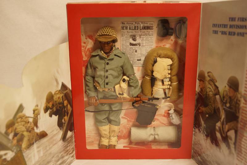 lot 2042 image: GI JOE D-Day Salute Soldier- Limited Edition Classic Collection- Collectors Special by HASBRO - NEW IN BOX Excellent Condition