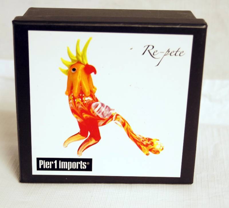 lot 2293 image: Cute Glass Parrot - Pier 1 imports - Re-Pete in gist box w stand