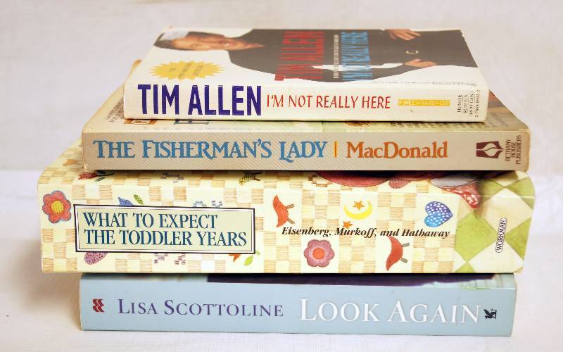 lot 2295 image: Lot of Books - See photos for titles
