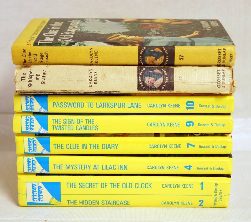 lot 2296 image: Lot of NANCY DREW Mysteries See photos for series numbers - Great reading