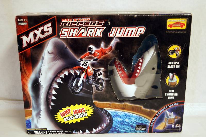 lot 2303 image: MXS Stunt Bike - SHARK JUMP Toy NEW IN BOX
