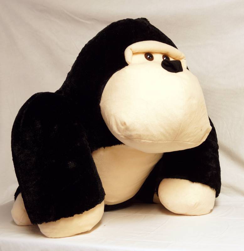 lot 2360 image: Giant Plush Gorilla - See photos NEW w tags