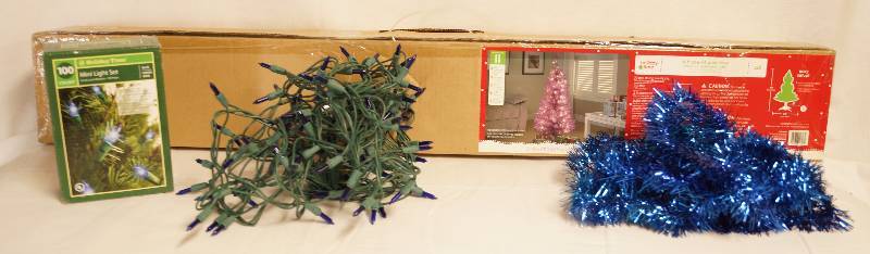 lot 2370 image: Pink 4 Christmas Tree w original box, blue lights (1 box new) and blue tinsel garland - PRETTY