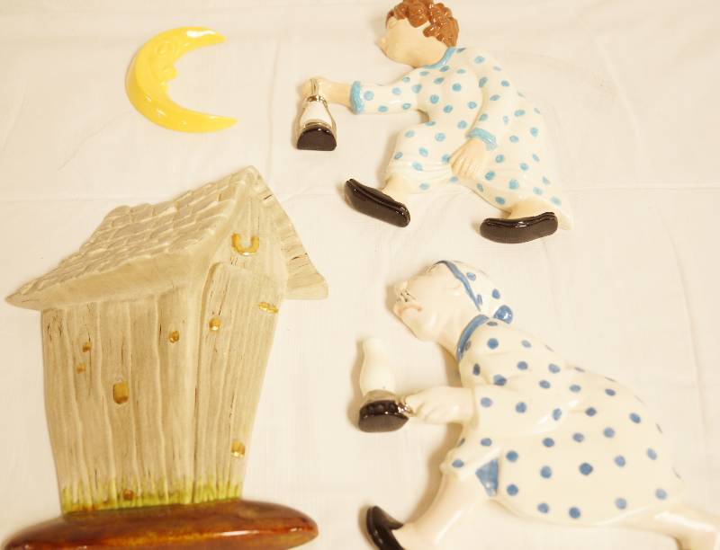 lot 2337 image: Vintage Arnels Ceramic Race To The Outhouse - Includes Man, Woman, Outhouse and Moon COOL