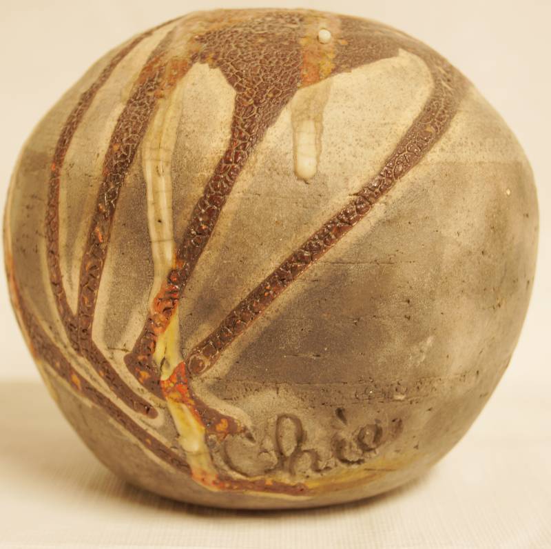 lot 2357 image: Unique Stoneware Vase - Hand Crafted by artist Chie - see photos - neat
