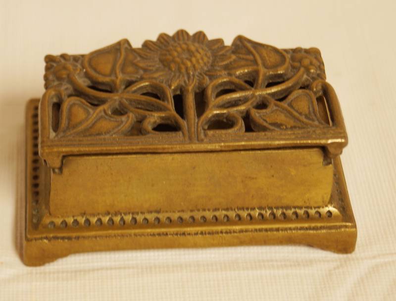 lot 2423 image: Gorgeous Brass Trinket Box - See photos, this is nice