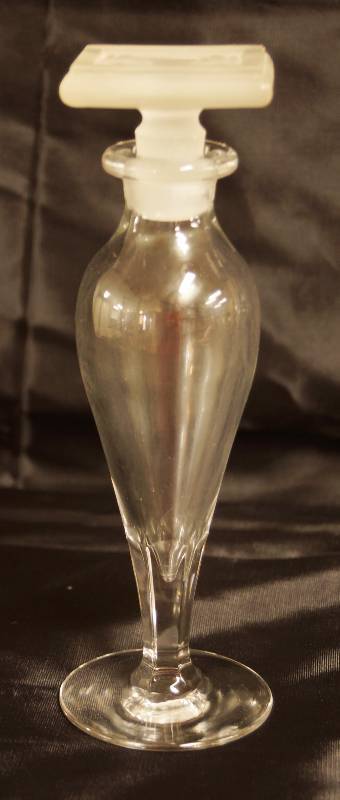 lot 2425 image: Beautiful Glass Antique Perfume Bottle w Frosted Stopper Cap - 7 Tall