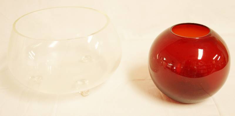 lot 2426 image: Lot of Cool, Rounded Glass Bowls - See Photos