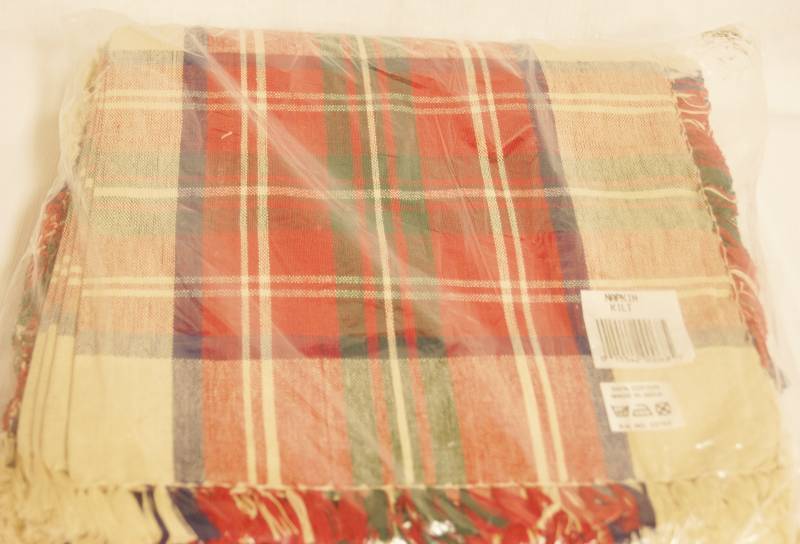 lot 2435 image: Lot of 12 NEW Cloth Napkins KILT Design - New in Package
