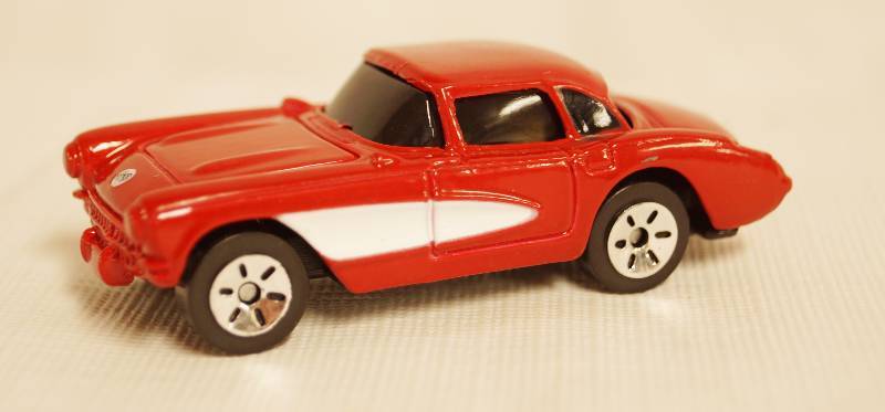 lot 2448 image: Red Thunderbird Maisto Toy Car