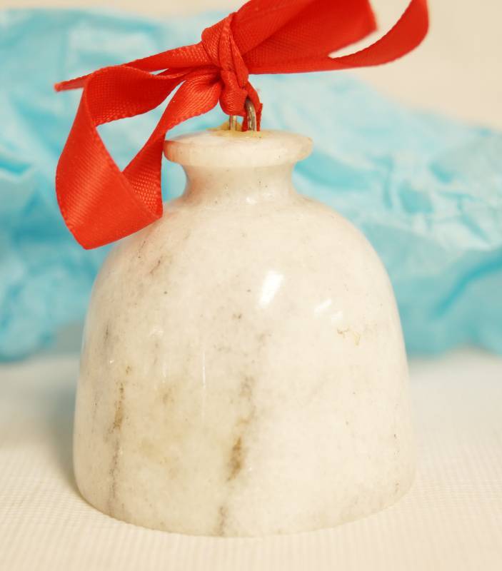 lot 2463 image: Pretty Marble (granite) Bell - see photos - so pretty