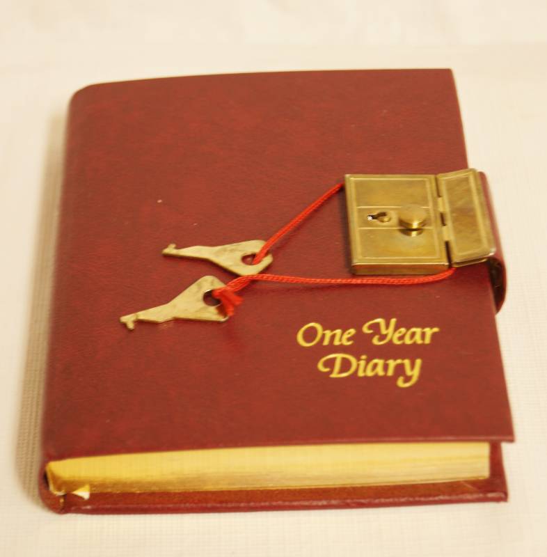 lot 2467 image: Vintage One Year Diary with Keys NEW - See photos - Unwritten