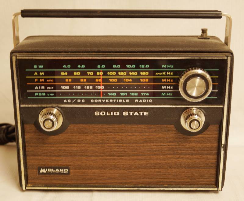 lot 2479 image: Vintage Midland International SOLID STATE Radio - SW  AM  FM  AIR VHF  PSB VHF - Has Static When it is turned on
