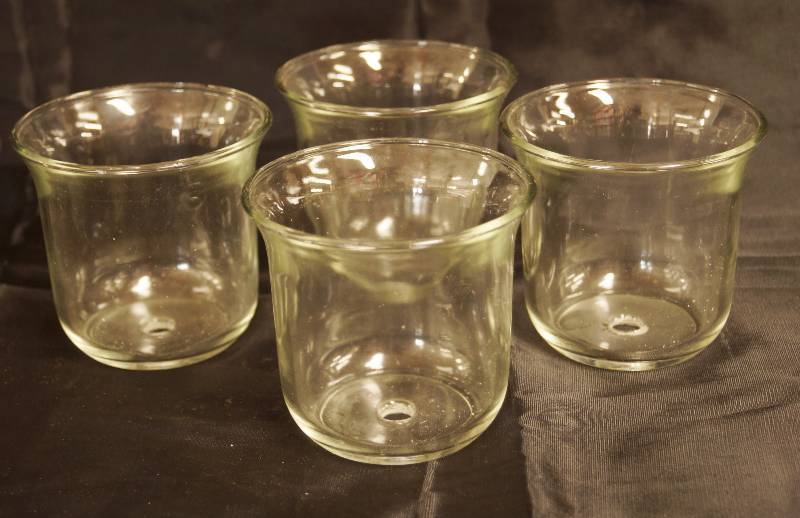 lot 2491 image: Lot of 4 Glass Globes for an electric light or chandelier