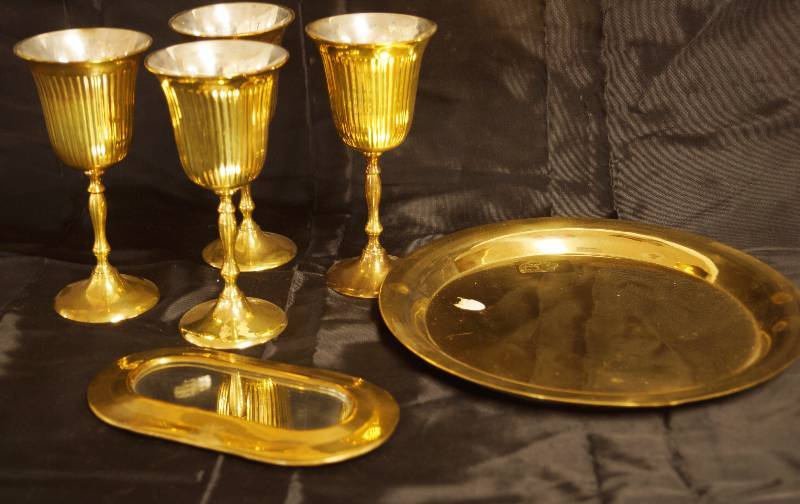 lot 2492 image: Lot of 4 GoldenSilver Colored Goblet Champagne Flutes w Brass Tray and Brass Mirror Tray - See Photos