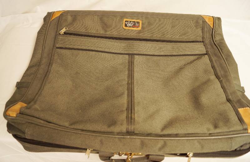 lot 2515 image: Folding Army Green Garment Bag - Great for traveling Very nice, clean condition