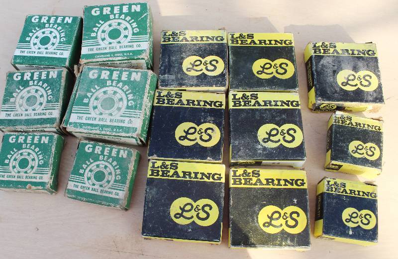 lot 7052 image: Assorted Sizes of Bearings - Brand New in Box