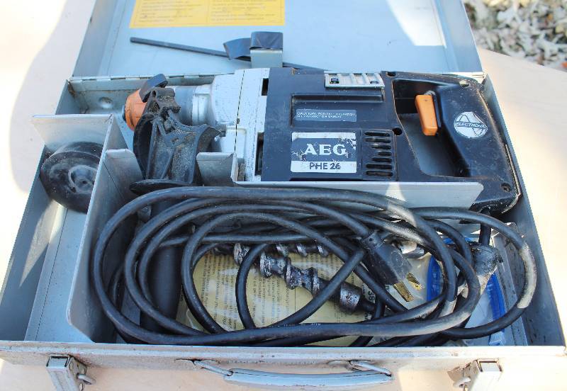 lot 6603 image: AEG Hammer Drill- Model PHE26 - Works